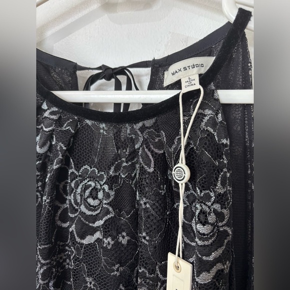 🎉4/30$🎉 Max Studio Black Lace Halter Blouse - Size L (NWT) - Picture 4 of 7